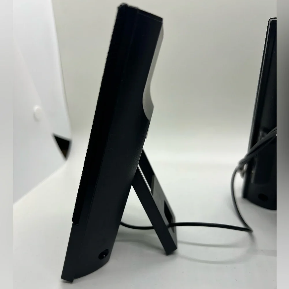 HP brand thin portable speakers